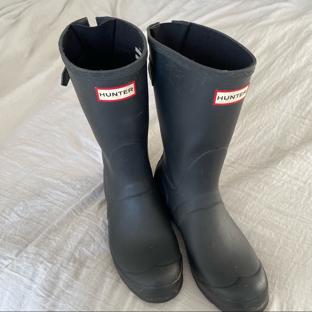 Hunter mid calf boots in black